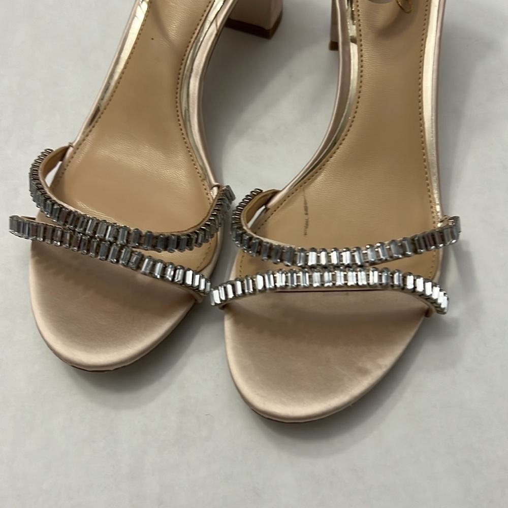 Jewel Badgley Mischka heels size 9 1/2 - Picture 2 of 5